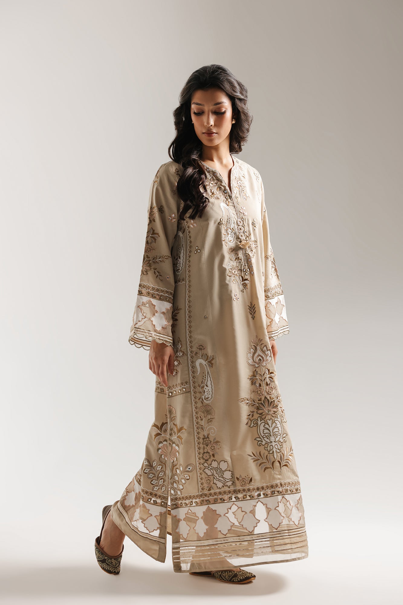EMBROIDERED KAFTAN (E4138/103/808)